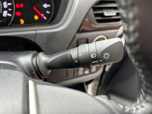ヴォクシー ZS 煌II 冠水歴車ナビTVバックカメラCDDVD再生HDMI入力ETC車載器両側パワスラスマートキーPスタートイモビ付3列シート7名乗車ドライブレコーダー白線逸脱警報セーフティーセンスプリクラッシュセーフティー(72枚目)
