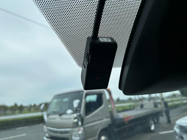 ヴォクシー ZS 煌II 冠水歴車ナビTVバックカメラCDDVD再生HDMI入力ETC車載器両側パワスラスマートキーPスタートイモビ付3列シート7名乗車ドライブレコーダー白線逸脱警報セーフティーセンスプリクラッシュセーフティー(78枚目)