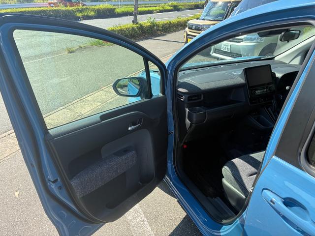 シエンタ ハイブリッドZ 冠水歴車ナビTV全方位モニターセーフティーセンスプリクラッシセーフティーレーダークルコンETC2.0両側パワスラ禁煙車ハイブリッド車ステアリングヒーター前席シートヒーターオートマチックハイビーム(42枚目)