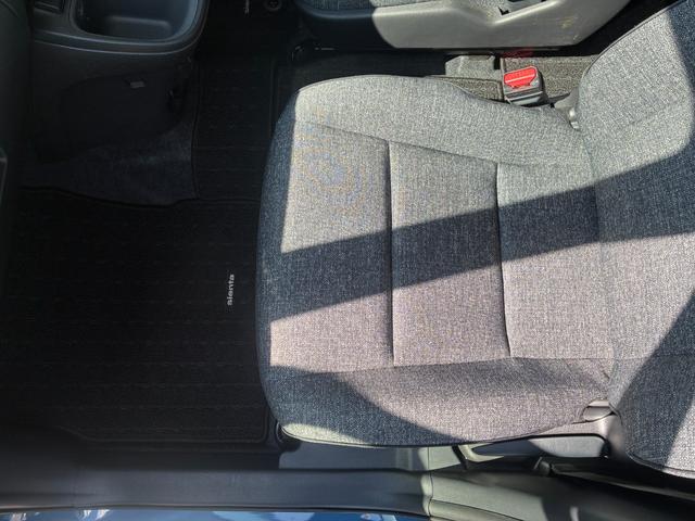 シエンタ ハイブリッドZ 冠水歴車ナビTV全方位モニターセーフティーセンスプリクラッシセーフティーレーダークルコンETC2.0両側パワスラ禁煙車ハイブリッド車ステアリングヒーター前席シートヒーターオートマチックハイビーム(45枚目)