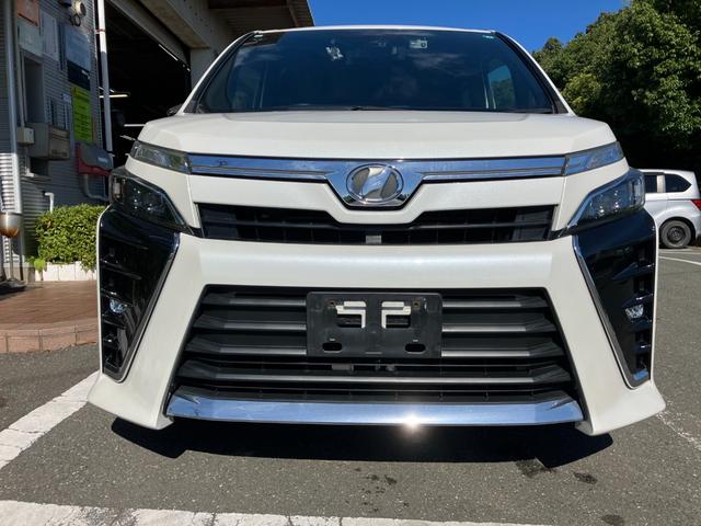 ヴォクシー ZS 冠水歴車ナビTVバックカメラリヤフリップダウンモニターセーフティーセンスプリクラッシセーフティー衝突軽減ブレーキクルコン禁煙車両側パワスラETC車載器ドラレコ前後2カメラオートマチックハイビーム8名乗(4枚目)