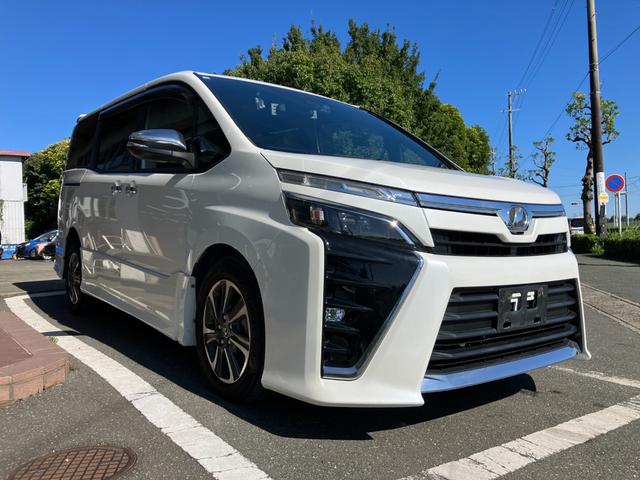 ヴォクシー ZS 冠水歴車ナビTVバックカメラリヤフリップダウンモニターセーフティーセンスプリクラッシセーフティー衝突軽減ブレーキクルコン禁煙車両側パワスラETC車載器ドラレコ前後2カメラオートマチックハイビーム8名乗(6枚目)