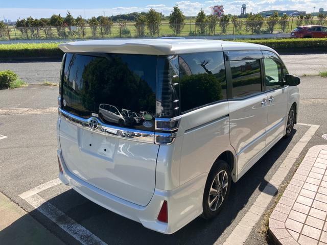 ヴォクシー ZS 冠水歴車ナビTVバックカメラリヤフリップダウンモニターセーフティーセンスプリクラッシセーフティー衝突軽減ブレーキクルコン禁煙車両側パワスラETC車載器ドラレコ前後2カメラオートマチックハイビーム8名乗(11枚目)