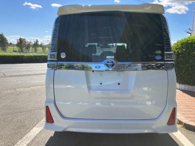 ヴォクシー ZS 冠水歴車ナビTVバックカメラリヤフリップダウンモニターセーフティーセンスプリクラッシセーフティー衝突軽減ブレーキクルコン禁煙車両側パワスラETC車載器ドラレコ前後2カメラオートマチックハイビーム8名乗(12枚目)