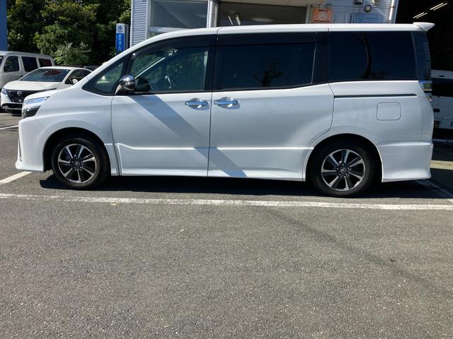 ヴォクシー ZS 冠水歴車ナビTVバックカメラリヤフリップダウンモニターセーフティーセンスプリクラッシセーフティー衝突軽減ブレーキクルコン禁煙車両側パワスラETC車載器ドラレコ前後2カメラオートマチックハイビーム8名乗(16枚目)