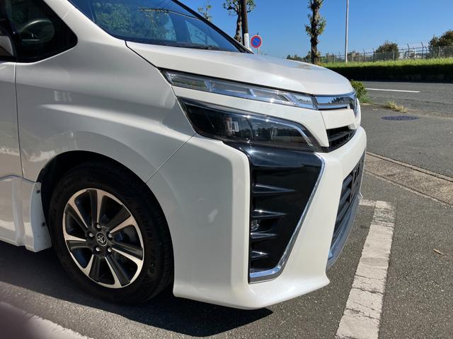 ヴォクシー ZS 冠水歴車ナビTVバックカメラリヤフリップダウンモニターセーフティーセンスプリクラッシセーフティー衝突軽減ブレーキクルコン禁煙車両側パワスラETC車載器ドラレコ前後2カメラオートマチックハイビーム8名乗(20枚目)