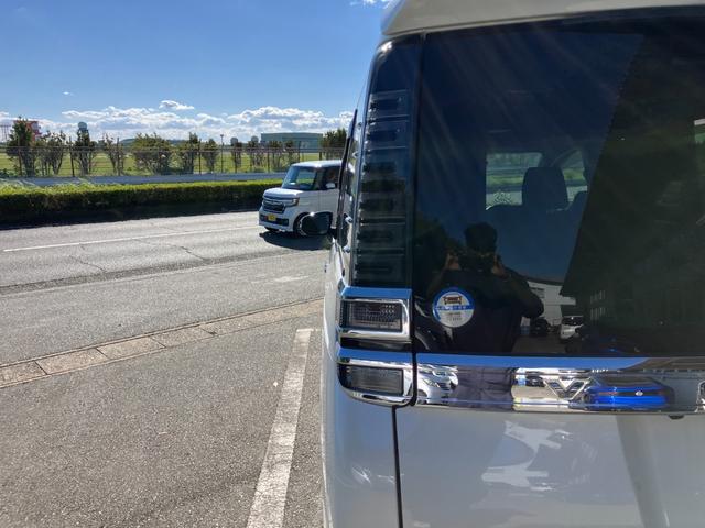 ヴォクシー ZS 冠水歴車ナビTVバックカメラリヤフリップダウンモニターセーフティーセンスプリクラッシセーフティー衝突軽減ブレーキクルコン禁煙車両側パワスラETC車載器ドラレコ前後2カメラオートマチックハイビーム8名乗(23枚目)