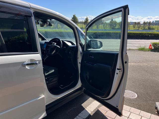 ヴォクシー ZS 冠水歴車ナビTVバックカメラリヤフリップダウンモニターセーフティーセンスプリクラッシセーフティー衝突軽減ブレーキクルコン禁煙車両側パワスラETC車載器ドラレコ前後2カメラオートマチックハイビーム8名乗(39枚目)