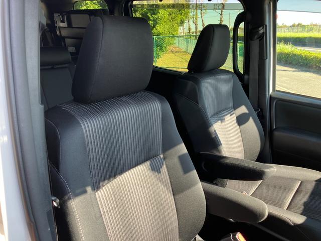 ヴォクシー ZS 冠水歴車ナビTVバックカメラリヤフリップダウンモニターセーフティーセンスプリクラッシセーフティー衝突軽減ブレーキクルコン禁煙車両側パワスラETC車載器ドラレコ前後2カメラオートマチックハイビーム8名乗(41枚目)