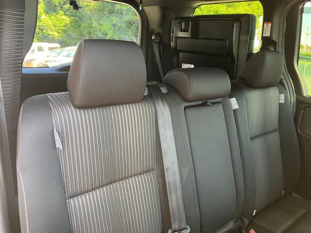 ヴォクシー ZS 冠水歴車ナビTVバックカメラリヤフリップダウンモニターセーフティーセンスプリクラッシセーフティー衝突軽減ブレーキクルコン禁煙車両側パワスラETC車載器ドラレコ前後2カメラオートマチックハイビーム8名乗(54枚目)