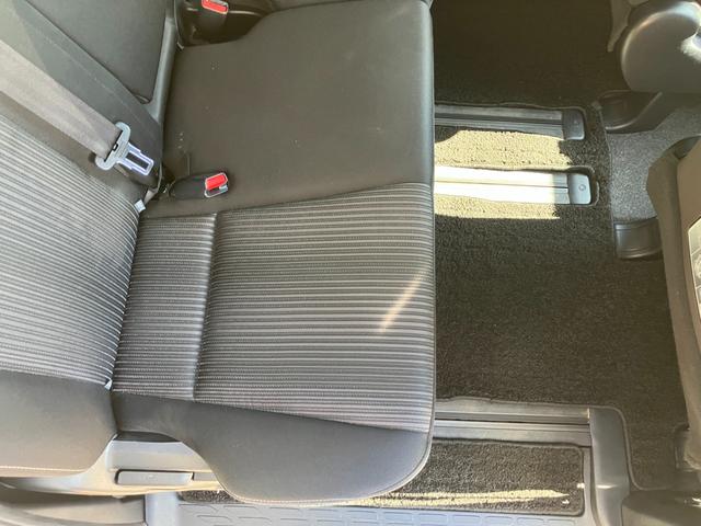 ヴォクシー ZS 冠水歴車ナビTVバックカメラリヤフリップダウンモニターセーフティーセンスプリクラッシセーフティー衝突軽減ブレーキクルコン禁煙車両側パワスラETC車載器ドラレコ前後2カメラオートマチックハイビーム8名乗(55枚目)