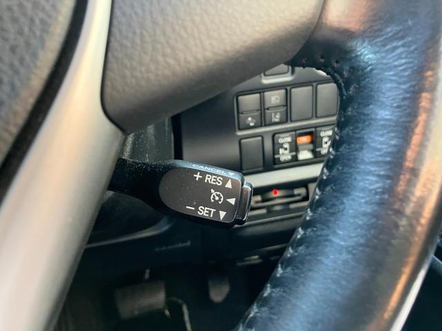 ヴォクシー ZS 冠水歴車ナビTVバックカメラリヤフリップダウンモニターセーフティーセンスプリクラッシセーフティー衝突軽減ブレーキクルコン禁煙車両側パワスラETC車載器ドラレコ前後2カメラオートマチックハイビーム8名乗(72枚目)