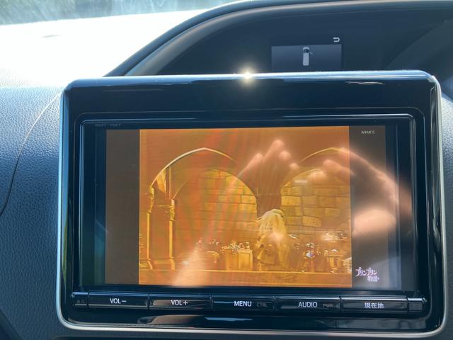 ヴォクシー ZS 冠水歴車ナビTVバックカメラリヤフリップダウンモニターセーフティーセンスプリクラッシセーフティー衝突軽減ブレーキクルコン禁煙車両側パワスラETC車載器ドラレコ前後2カメラオートマチックハイビーム8名乗(75枚目)