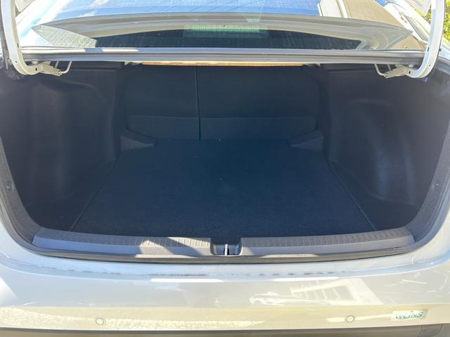 ���S�̎w��H�ꊮ���B���^�x�ǂɑ����ĎԌ��i�����j���s�����Ƃ��ł���H��ł��B���̂��ߗ��^�ǂƓ����������C�������Ђ̍H��Ɏ����Ă��܂��B���Ǝ��i�����m�풓�A�ύڎԂ��������܂�