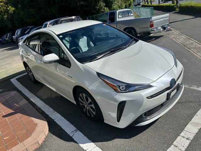 プリウス Ａ　冠水歴車ナビＴＶＢＴ対応バックカメラＥＴＣ２．０セーフティセンスプリクラッシュセーフティーレーダークルコン禁煙車スマートキー２本オートマチックハイビームヘッドアップディスプレイブラインドスポットモニタ（6枚目）