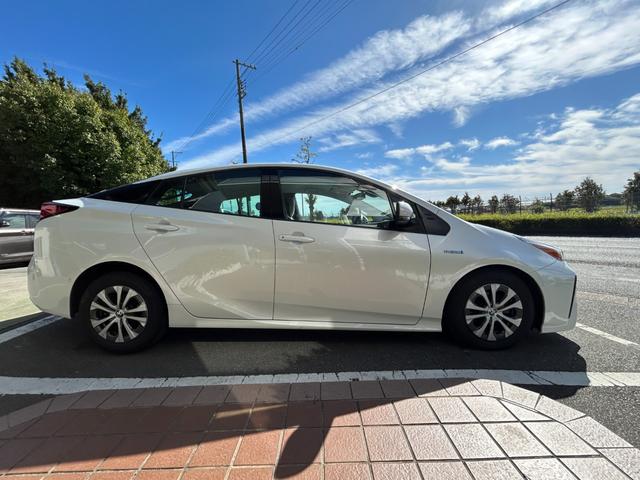 プリウス Ａ　冠水歴車ナビＴＶＢＴ対応バックカメラＥＴＣ２．０セーフティセンスプリクラッシュセーフティーレーダークルコン禁煙車スマートキー２本オートマチックハイビームヘッドアップディスプレイブラインドスポットモニタ（7枚目）