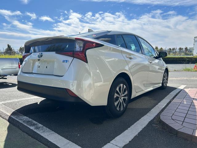 プリウス Ａ　冠水歴車ナビＴＶＢＴ対応バックカメラＥＴＣ２．０セーフティセンスプリクラッシュセーフティーレーダークルコン禁煙車スマートキー２本オートマチックハイビームヘッドアップディスプレイブラインドスポットモニタ（8枚目）