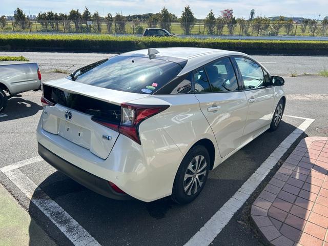 プリウス Ａ　冠水歴車ナビＴＶＢＴ対応バックカメラＥＴＣ２．０セーフティセンスプリクラッシュセーフティーレーダークルコン禁煙車スマートキー２本オートマチックハイビームヘッドアップディスプレイブラインドスポットモニタ（9枚目）