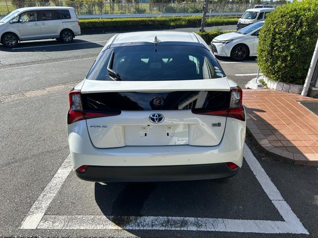 プリウス Ａ　冠水歴車ナビＴＶＢＴ対応バックカメラＥＴＣ２．０セーフティセンスプリクラッシュセーフティーレーダークルコン禁煙車スマートキー２本オートマチックハイビームヘッドアップディスプレイブラインドスポットモニタ（11枚目）