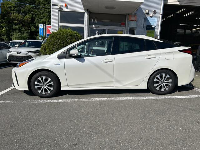 プリウス Ａ　冠水歴車ナビＴＶＢＴ対応バックカメラＥＴＣ２．０セーフティセンスプリクラッシュセーフティーレーダークルコン禁煙車スマートキー２本オートマチックハイビームヘッドアップディスプレイブラインドスポットモニタ（14枚目）