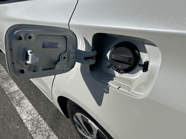 プリウス Ａ　冠水歴車ナビＴＶＢＴ対応バックカメラＥＴＣ２．０セーフティセンスプリクラッシュセーフティーレーダークルコン禁煙車スマートキー２本オートマチックハイビームヘッドアップディスプレイブラインドスポットモニタ（35枚目）