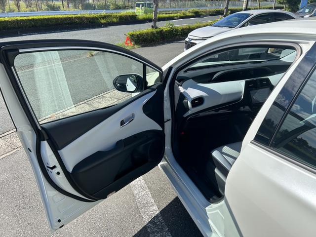 プリウス Ａ　冠水歴車ナビＴＶＢＴ対応バックカメラＥＴＣ２．０セーフティセンスプリクラッシュセーフティーレーダークルコン禁煙車スマートキー２本オートマチックハイビームヘッドアップディスプレイブラインドスポットモニタ（43枚目）