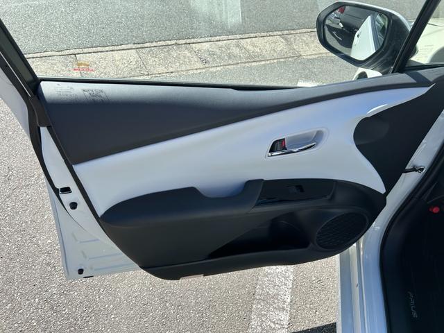 プリウス Ａ　冠水歴車ナビＴＶＢＴ対応バックカメラＥＴＣ２．０セーフティセンスプリクラッシュセーフティーレーダークルコン禁煙車スマートキー２本オートマチックハイビームヘッドアップディスプレイブラインドスポットモニタ（44枚目）