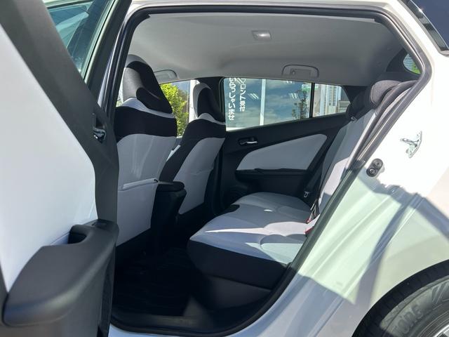 プリウス Ａ　冠水歴車ナビＴＶＢＴ対応バックカメラＥＴＣ２．０セーフティセンスプリクラッシュセーフティーレーダークルコン禁煙車スマートキー２本オートマチックハイビームヘッドアップディスプレイブラインドスポットモニタ（52枚目）