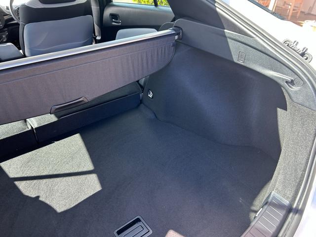プリウス Ａ　冠水歴車ナビＴＶＢＴ対応バックカメラＥＴＣ２．０セーフティセンスプリクラッシュセーフティーレーダークルコン禁煙車スマートキー２本オートマチックハイビームヘッドアップディスプレイブラインドスポットモニタ（63枚目）