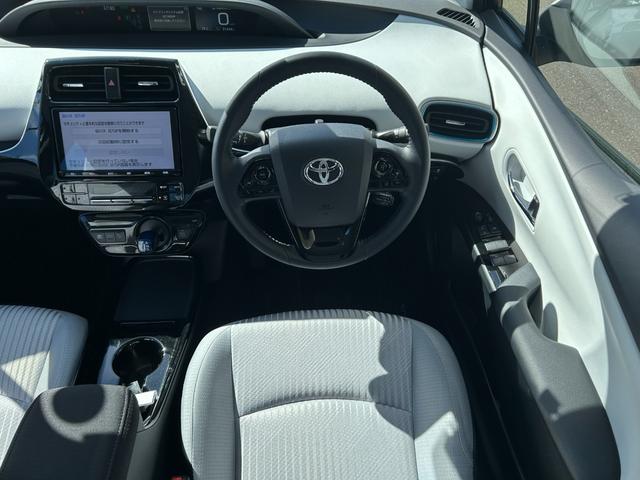 プリウス Ａ　冠水歴車ナビＴＶＢＴ対応バックカメラＥＴＣ２．０セーフティセンスプリクラッシュセーフティーレーダークルコン禁煙車スマートキー２本オートマチックハイビームヘッドアップディスプレイブラインドスポットモニタ（65枚目）
