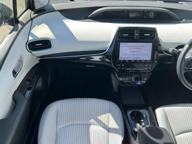 プリウス Ａ　冠水歴車ナビＴＶＢＴ対応バックカメラＥＴＣ２．０セーフティセンスプリクラッシュセーフティーレーダークルコン禁煙車スマートキー２本オートマチックハイビームヘッドアップディスプレイブラインドスポットモニタ（66枚目）