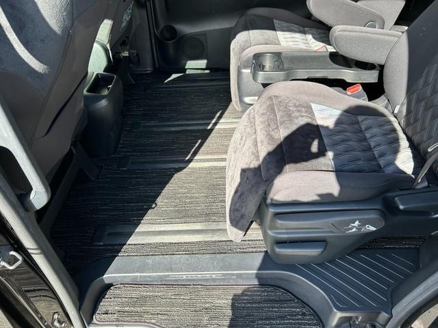 ヴェルファイア ２．４Ｚ　冠水歴車ナビＴＶバックカメラリヤフリップダウンモニタースマートキーＰスタートイモビ禁煙車セーフティセンス衝突軽減ブレーキ付クルーズコントロールＥＴＣ車載器オートマチックハイビーム両側パワスラドラレコ付（50枚目）