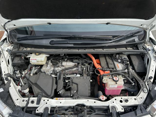 ヴォクシー ハイブリッドＺＳ　煌ＩＩ　冠水歴車バックカメラセーフティセンスプリクラッシュセーフティ禁煙車両側パワスラスマートキーＰスタートイモビ前席シートエアコンオートマチックハイビームトラクションコントロールクルーズコントロールパール白（37枚目）