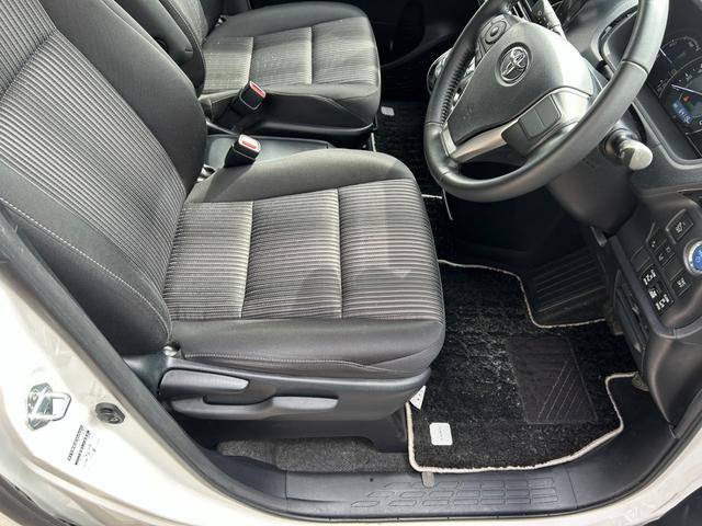 ヴォクシー ハイブリッドＺＳ　煌ＩＩ　冠水歴車バックカメラセーフティセンスプリクラッシュセーフティ禁煙車両側パワスラスマートキーＰスタートイモビ前席シートエアコンオートマチックハイビームトラクションコントロールクルーズコントロールパール白（41枚目）