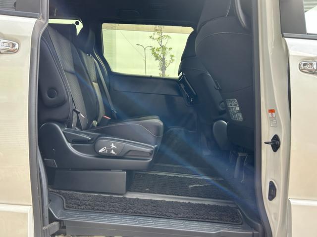 ヴォクシー ハイブリッドＺＳ　煌ＩＩ　冠水歴車バックカメラセーフティセンスプリクラッシュセーフティ禁煙車両側パワスラスマートキーＰスタートイモビ前席シートエアコンオートマチックハイビームトラクションコントロールクルーズコントロールパール白（54枚目）