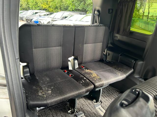 ヴォクシー ハイブリッドＺＳ　煌ＩＩ　冠水歴車バックカメラセーフティセンスプリクラッシュセーフティ禁煙車両側パワスラスマートキーＰスタートイモビ前席シートエアコンオートマチックハイビームトラクションコントロールクルーズコントロールパール白（57枚目）