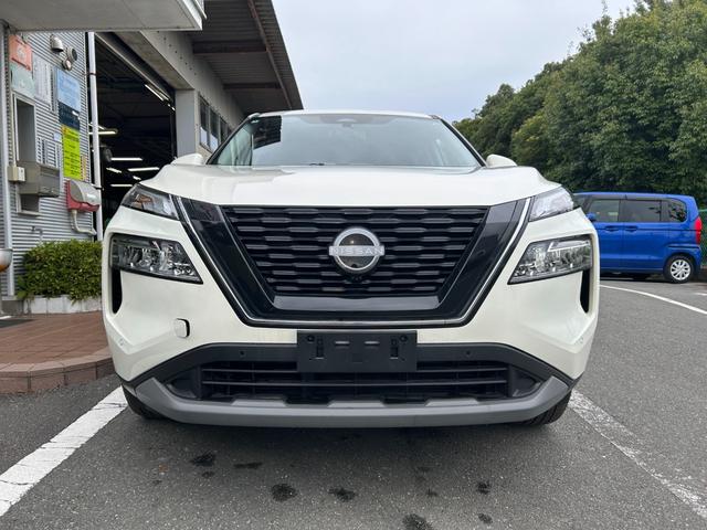 エクストレイル X e-4ORCE 冠水歴車ナビTVHDMI入力ETC2.0アラウンドビューモニター禁煙車エマージェンシーブレーキプロパイロットアダプティブクルコンドラレコブラインドスポットモニタAC100V電源防水シートハイブリッド車(3枚目)