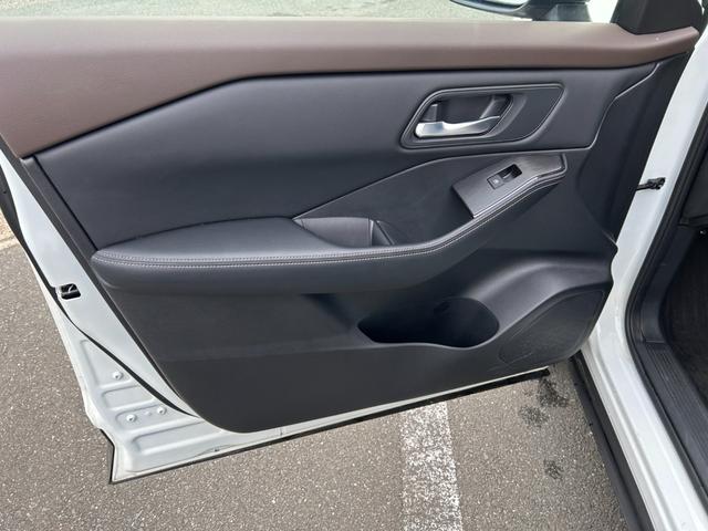 エクストレイル X e-4ORCE 冠水歴車ナビTVHDMI入力ETC2.0アラウンドビューモニター禁煙車エマージェンシーブレーキプロパイロットアダプティブクルコンドラレコブラインドスポットモニタAC100V電源防水シートハイブリッド車(44枚目)