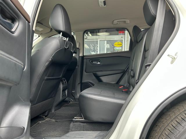 エクストレイル X e-4ORCE 冠水歴車ナビTVHDMI入力ETC2.0アラウンドビューモニター禁煙車エマージェンシーブレーキプロパイロットアダプティブクルコンドラレコブラインドスポットモニタAC100V電源防水シートハイブリッド車(52枚目)