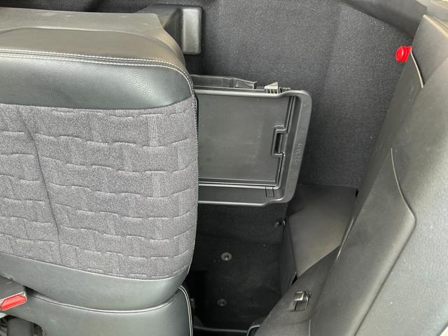 スタッドレス等の販売も行っております♪お気軽にスタッフにお尋ねください！！