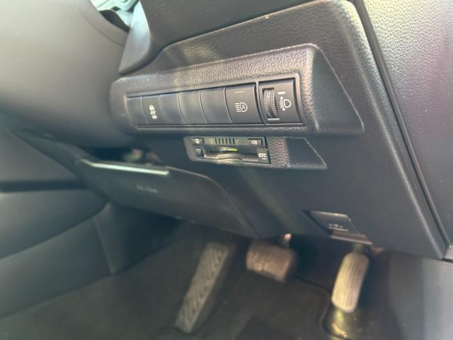 カローラスポーツ ハイブリッドＧ　スタイルパッケージ　冠水歴車ナビバックカメラＥＴＣ車載器セーフティセンスプリクラッシュセーフティーレーダークルコン禁煙車ＣＤＤＶＤ再生ブラインドスポットモニターメンテノート取説ドラレコ前後前席シートヒーターハイブリッド車（70枚目）