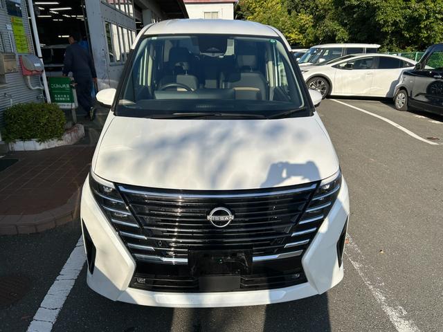 セレナ ｅ－パワー　ハイウェイスターＶ　冠水歴車ナビＴＶアラウンドビューモニターＥＴＣ２．０プロパイロットエマージェンシーブレーキＬＥＤヘッド禁煙車寒冷地仕様ホットプラスパックドラレコブラインドスポットモニターアダプティブクルコン両パワスラ（4枚目）