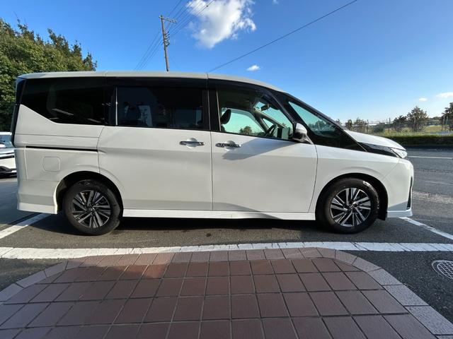 セレナ ｅ－パワー　ハイウェイスターＶ　冠水歴車ナビＴＶアラウンドビューモニターＥＴＣ２．０プロパイロットエマージェンシーブレーキＬＥＤヘッド禁煙車寒冷地仕様ホットプラスパックドラレコブラインドスポットモニターアダプティブクルコン両パワスラ（7枚目）