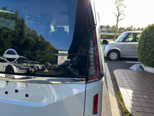 セレナ ｅ－パワー　ハイウェイスターＶ　冠水歴車ナビＴＶアラウンドビューモニターＥＴＣ２．０プロパイロットエマージェンシーブレーキＬＥＤヘッド禁煙車寒冷地仕様ホットプラスパックドラレコブラインドスポットモニターアダプティブクルコン両パワスラ（19枚目）