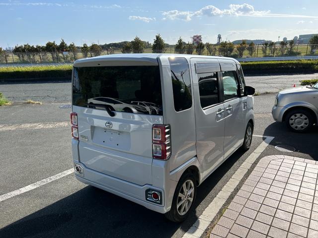 ピクシスメガ L SAIII 冠水歴車ナビTVスマートアシストIII衝突軽減ブレーキ踏み間違え防止装置ホワイトパールスマートキーPスタートイモビ付禁煙車ドラレコ前後2カメラ両側パワースライドドア純正アルミオートマチックハイビーム(9枚目)