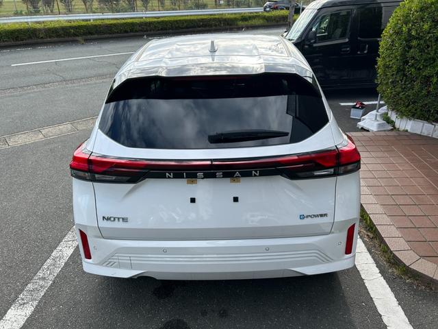 ノート Ｘ　冠水歴車アップルカカープレイアンドロイドオートＢＴ対応ＨＤＭＩ入力アラウンドビューモニターデジタルインナーミラーエマージェンシーブレーキ禁煙車ブラインドスポットモニターリヤクロストラフィックアラート（11枚目）