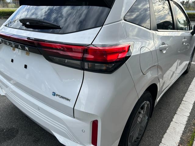 ノート Ｘ　冠水歴車アップルカカープレイアンドロイドオートＢＴ対応ＨＤＭＩ入力アラウンドビューモニターデジタルインナーミラーエマージェンシーブレーキ禁煙車ブラインドスポットモニターリヤクロストラフィックアラート（20枚目）