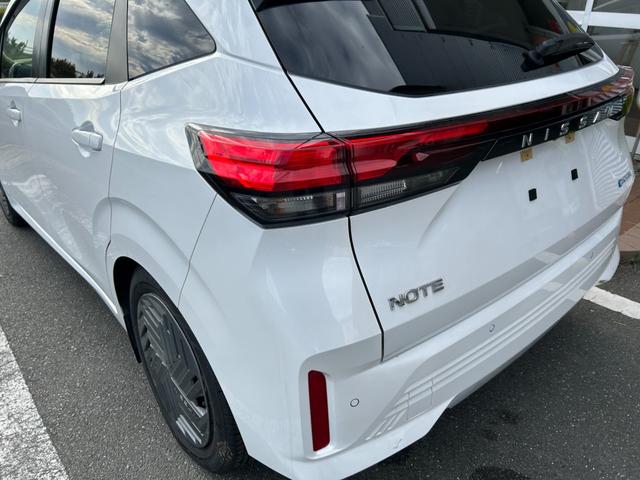 ノート Ｘ　冠水歴車アップルカカープレイアンドロイドオートＢＴ対応ＨＤＭＩ入力アラウンドビューモニターデジタルインナーミラーエマージェンシーブレーキ禁煙車ブラインドスポットモニターリヤクロストラフィックアラート（22枚目）