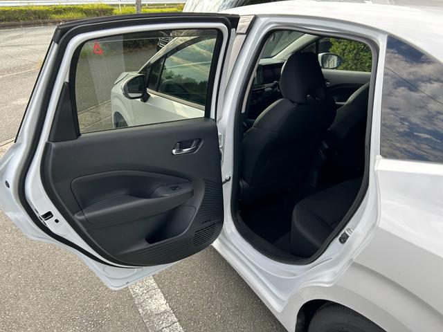 ノート Ｘ　冠水歴車アップルカカープレイアンドロイドオートＢＴ対応ＨＤＭＩ入力アラウンドビューモニターデジタルインナーミラーエマージェンシーブレーキ禁煙車ブラインドスポットモニターリヤクロストラフィックアラート（50枚目）