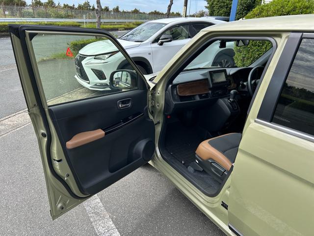 Ｎ－ＯＮＥ オリジナルスタイルプラスアーバン　冠水歴車ナビバックカメラ付センシング衝突軽減ブレーキアダプティブクルーズコントロールドライブレコーダーＥＴＣ車載器外部入力端子メンテナンスノート取説前席シートヒーターＬＥＤヘッド３６０度ＵＶＩＲカット（42枚目）